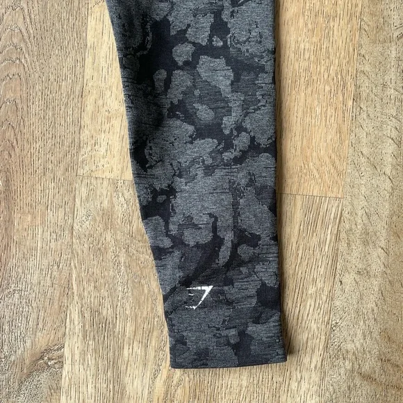 Gymshark Camo Seamless Leggings Gray Black Women’s Size M High Waisted - Picture 4 of 6